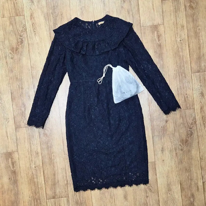 [BUNJANG] It Michaa Navy Lace Frill Dress / 잇미샤(it michaa) 프릴 포인트 레이스원피스 55 새상품