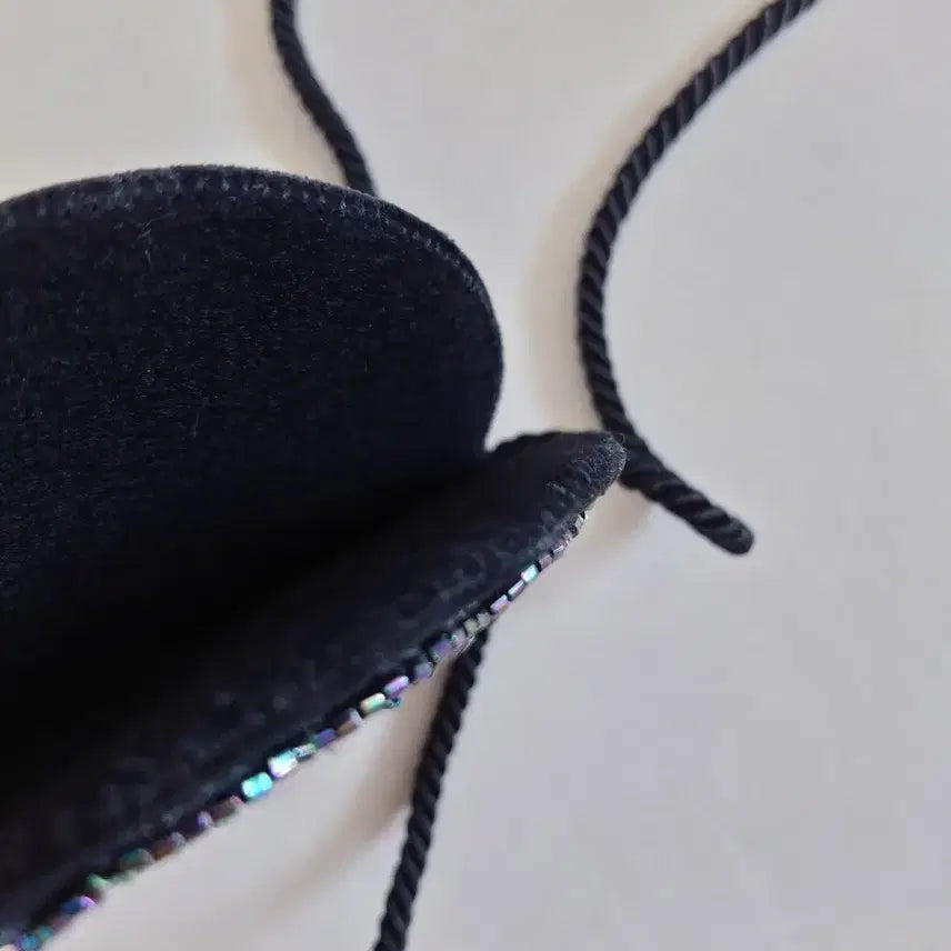 [BUNJANG] Handmade Floral Embroidered Velvet Crossbody Bag / 플라워 자수 벨벳 크로스백