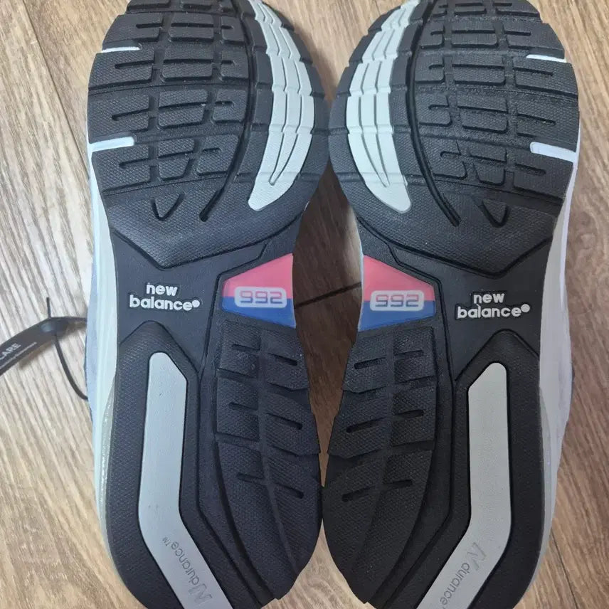 [BUNJANG] New Balance 992 Gray Sneakers / 뉴발란스 / 뉴발 992 그레이 / 260