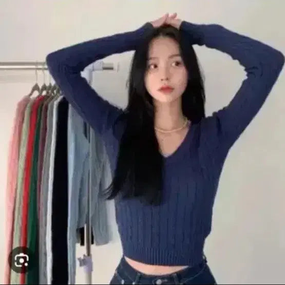[BUNJANG] Pale Jade V-Neck Cable Knit Navy Sweater / 페일제이드 2022 브이넥 케이블 니트 네이비