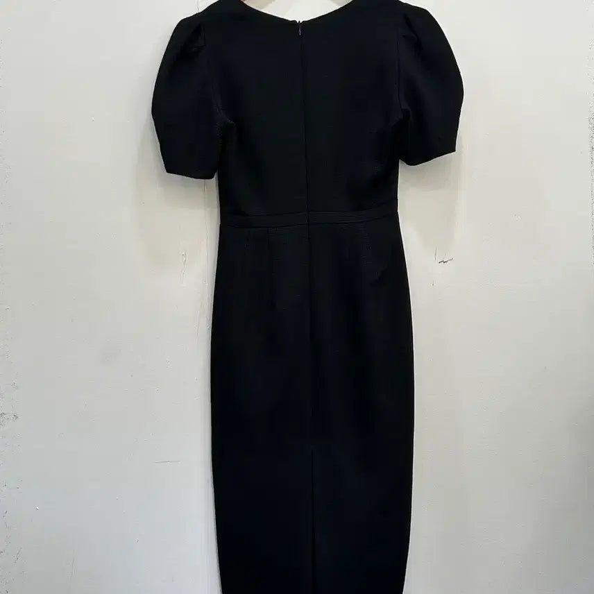 [SOLD OUT] BAU 비에이유 바이 브라이드앤유 리본 퍼프 원피스 1 블랙 하객룩