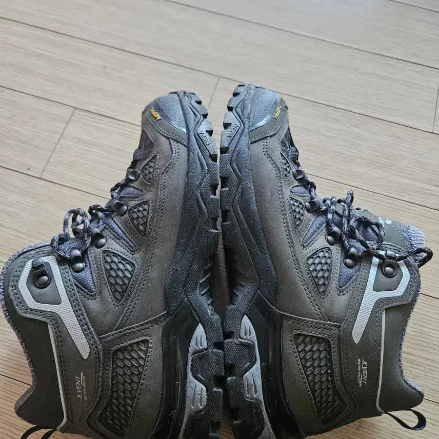 [BUNJANG] Nepa Hiking Boots 275 / 네파 등산화 275