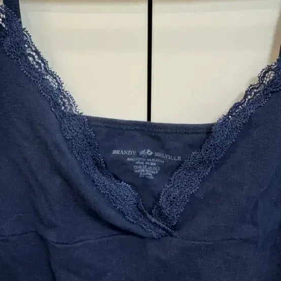 [SOLD OUT] 브랜디 멜빌 레이스 나시 네이비
