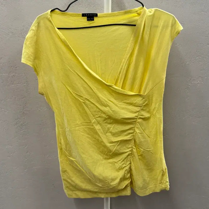 [BUNJANG] Theory Yellow Wrap Style Short Sleeve T-Shirt / 띠어리 옐로우 랩 스타일 반팔 티셔츠 M