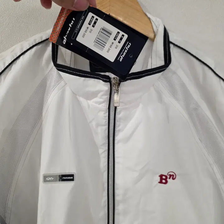 [BUNJANG] Nyxeye White Windbreaker Jacket / 뉴제제 nyxeye 화이트 바람막이 100 사이즈