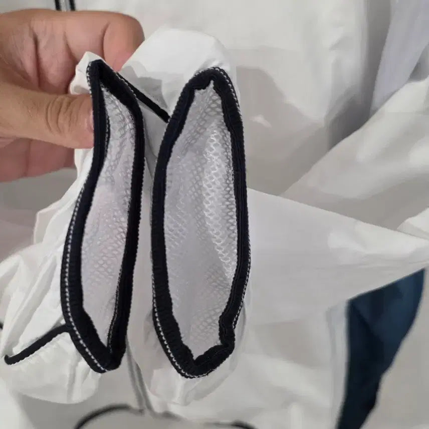 [BUNJANG] Nyxeye White Windbreaker Jacket / 뉴제제 nyxeye 화이트 바람막이 100 사이즈