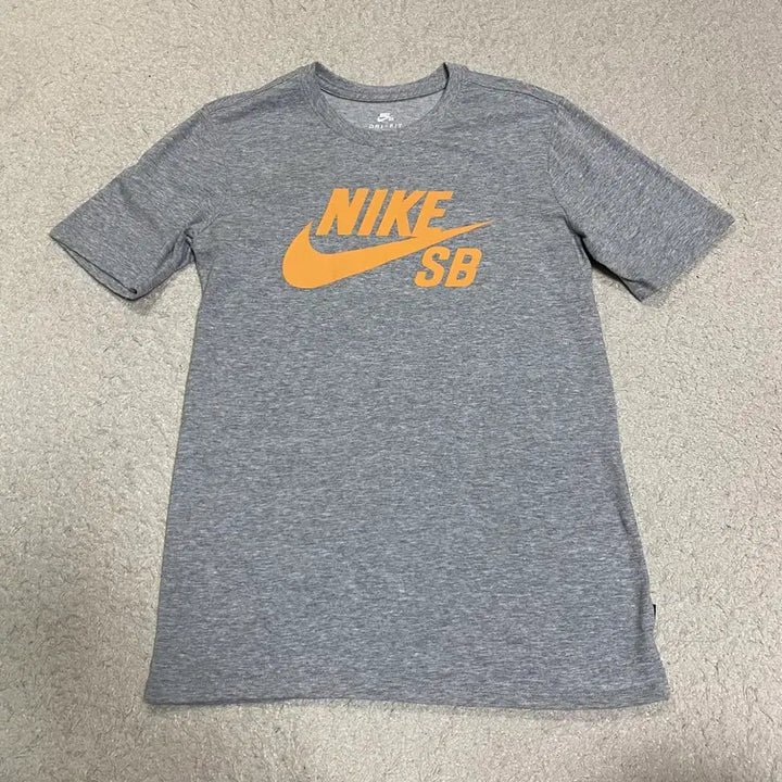 [BUNJANG] Nike SB Dri-FIT Gray Short Sleeve T-Shirt / 나이키 SB 드라이핏 반팔 티셔츠 회색 s