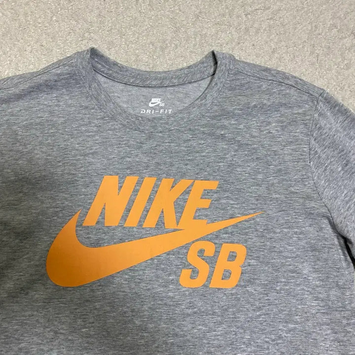 [BUNJANG] Nike SB Dri-FIT Gray Short Sleeve T-Shirt / 나이키 SB 드라이핏 반팔 티셔츠 회색 s