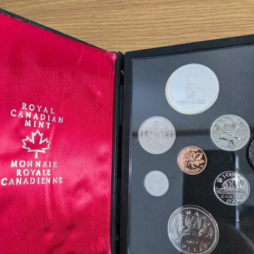 [BUNJANG] Royal Canadian Mint 1977 Silver Coin Collection / 캐나다 로열 1977민트 은화 포함된 주화 컬렉션