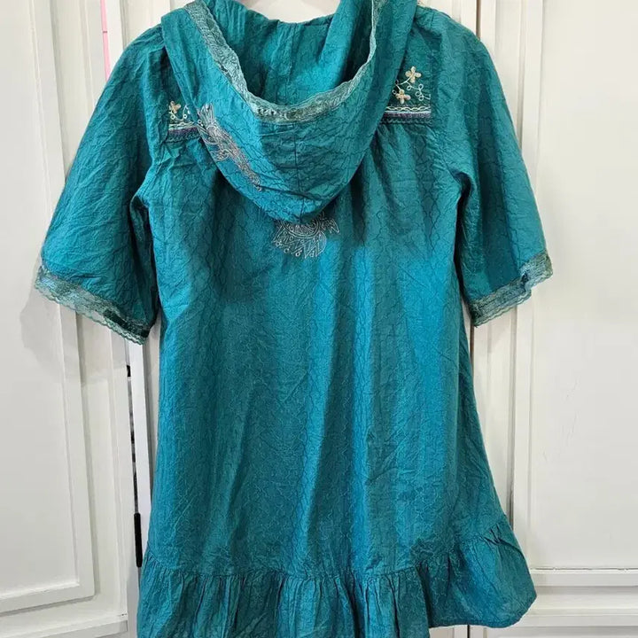 [BUNJANG] A.I.C Embroidered Hooded Tunic Dress / 자수 후드 튜닉 원피스