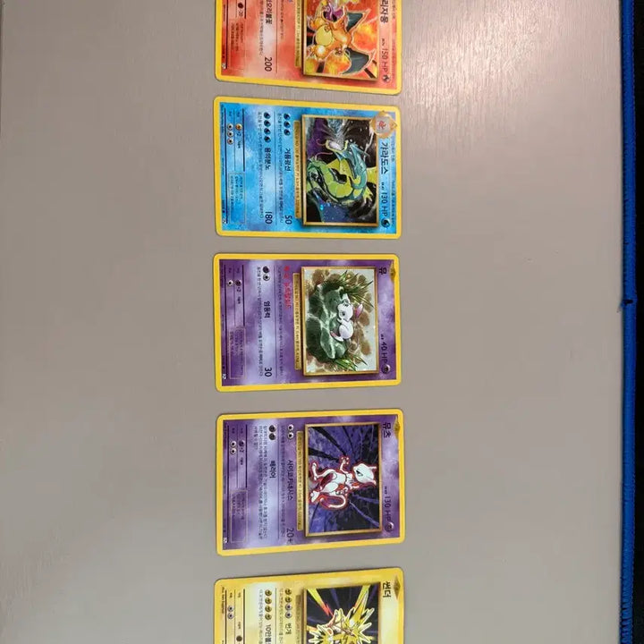 [BUNJANG] Pokemon Card Charizard, Mewtwo, Gyarados, Mew, Zapdos Bundle Set / 포켓몬 카드(리자몽,뮤츠,갸로도스,뮤,뮤츠)네고 받음