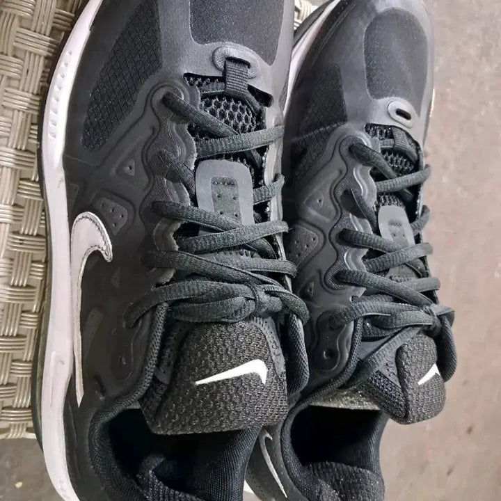 [BUNJANG] Nike Black Sneakers 8.5 (US) 260 / 나이키 블랙 운동화 8.5 260