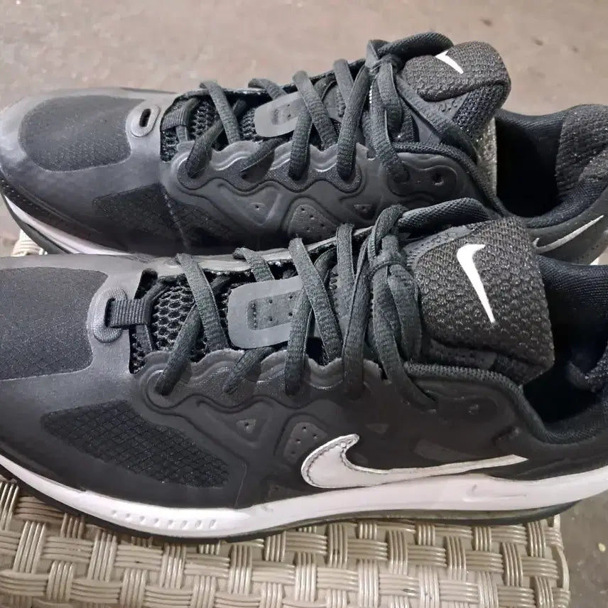 [BUNJANG] Nike Black Sneakers 8.5 (US) 260 / 나이키 블랙 운동화 8.5 260