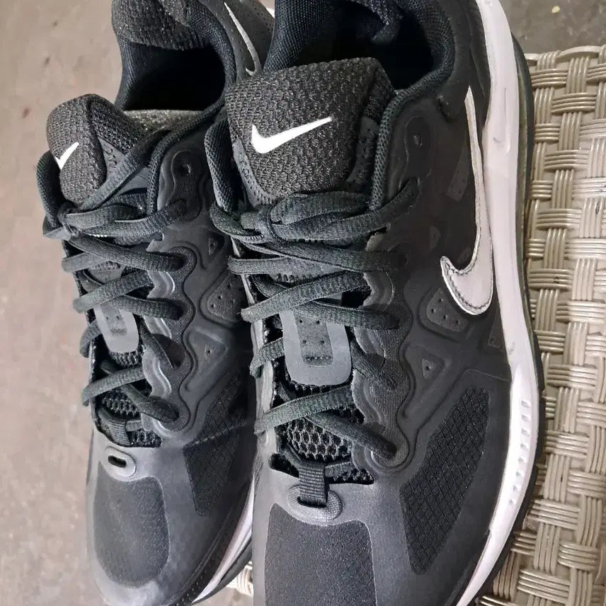 [BUNJANG] Nike Black Sneakers 8.5 (US) 260 / 나이키 블랙 운동화 8.5 260