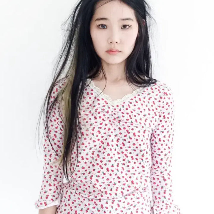 [BUNJANG] Shop Fairy Strawberry Lace Top / 샵페어리 스트로베리 레이스탑 (새상품)
