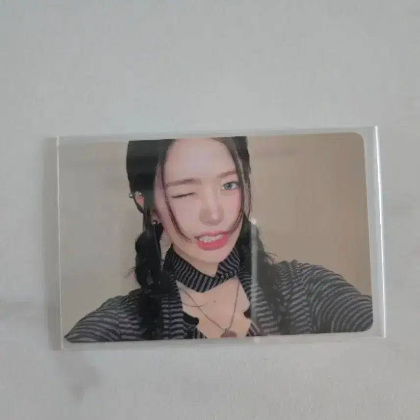 [SOLD OUT] 아이브 안유진 리바이브 미니미니 버전 가로 포토카드