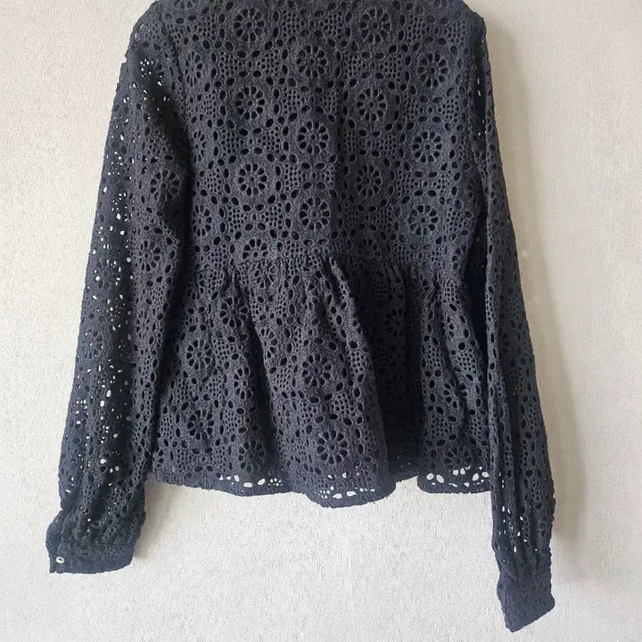 [BUNJANG] Bernice Lace Punching Blouse / 2023. 베르니스)레이스 펀칭 블라우스