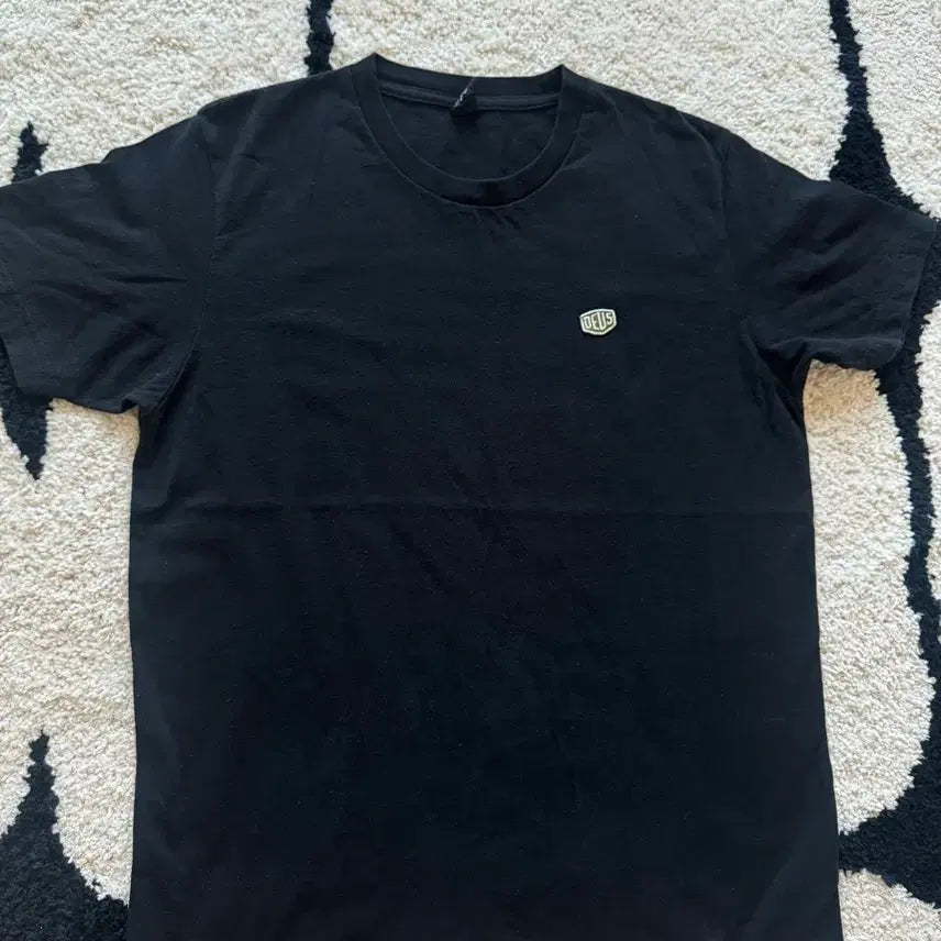 [BUNJANG] Deus Ex Machina Black Short Sleeve T-shirt (L) / 데우스 엑스 마키나 블랙 반팔 티셔츠 L