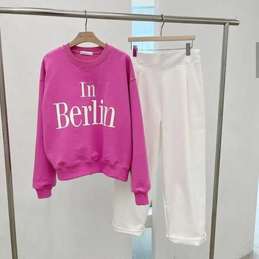 [BUNJANG] Hongdangmu Berlin Sweatshirt / 홍당무 베를린 맨투맨