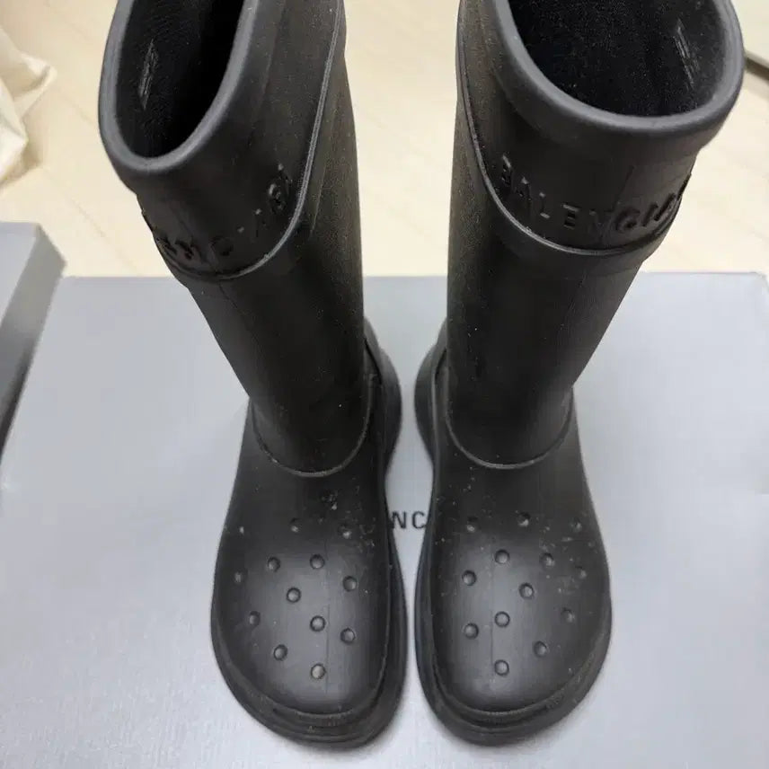 [SOLD OUT] 발렌시아가 러버부츠 블랙 40사이즈