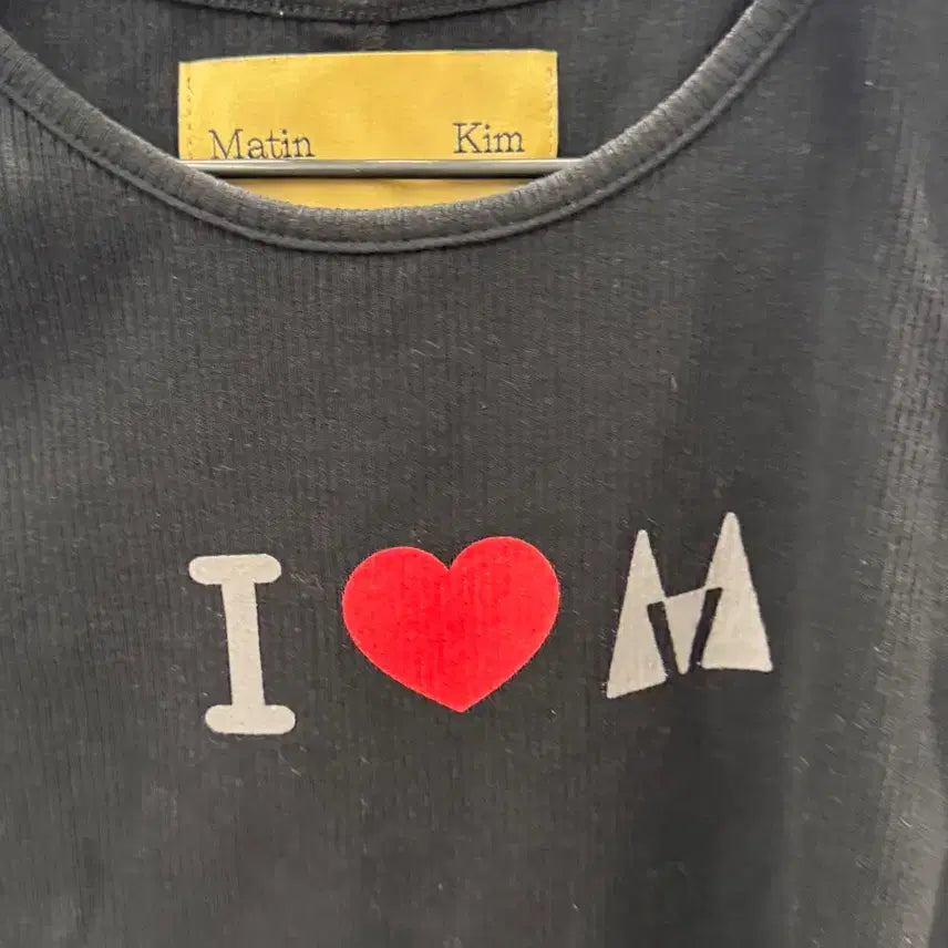 [BUNJANG] Matinkim I Heart M Top / 마뗑킴 블랙 립 나시 I 하트 M 탑