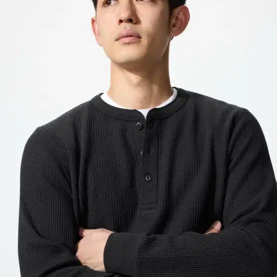 [BUNJANG] Uniqlo Waffle Henley Neck T-Shirt Black S / 유니클로 와플헨리넥T 블랙 s