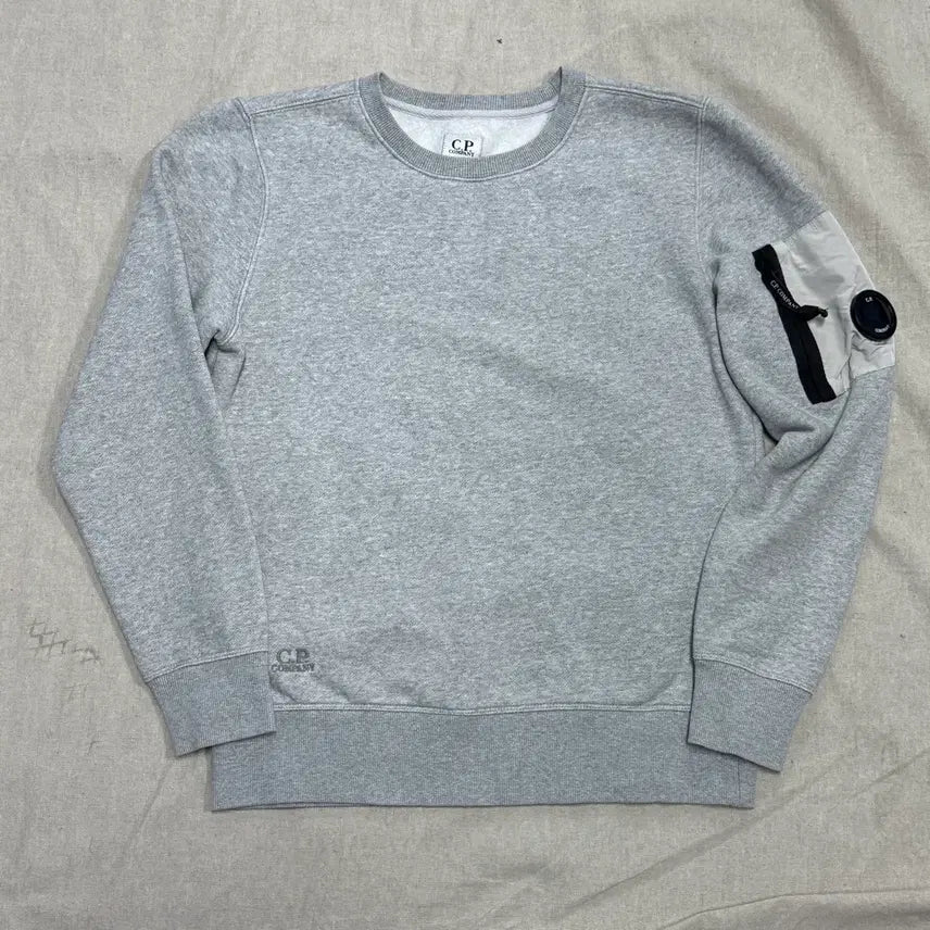 [SOLD OUT] cp컴퍼니 자수 그레이 맨투맨 95