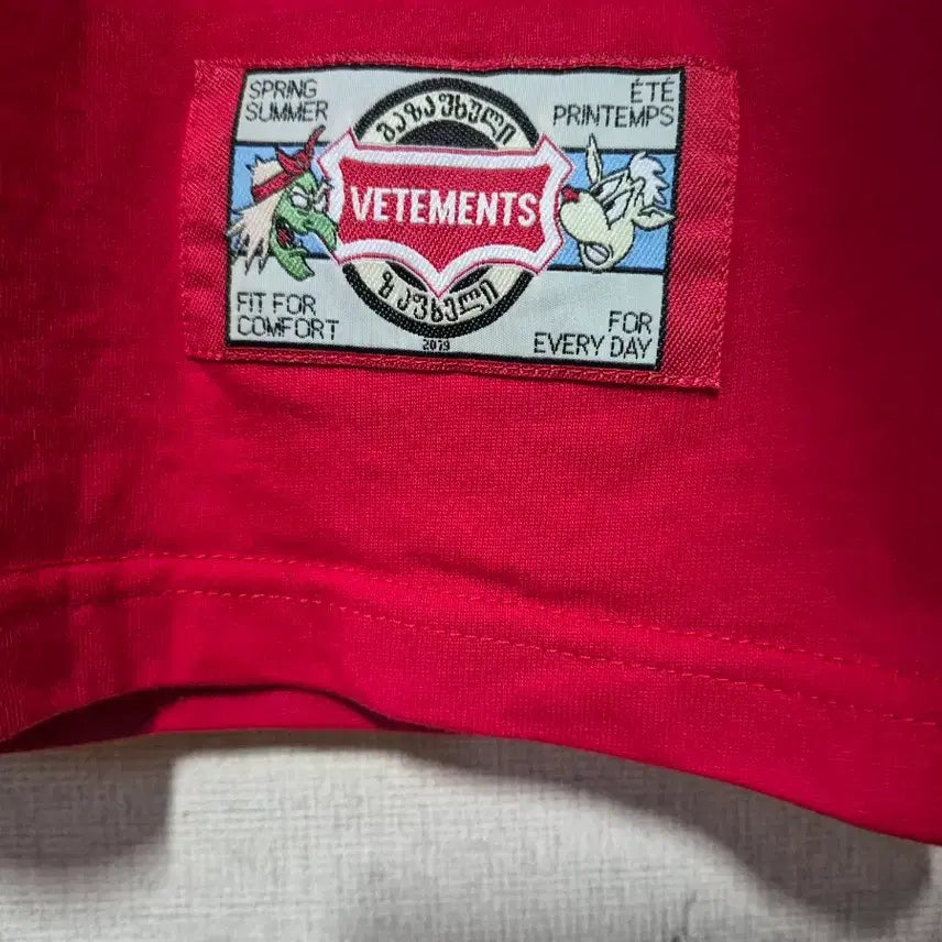 [BUNJANG] VETEMENTS Cartoon Logo T-shirt / 베트멍 레드 카툰 케릭터 로고( S)
