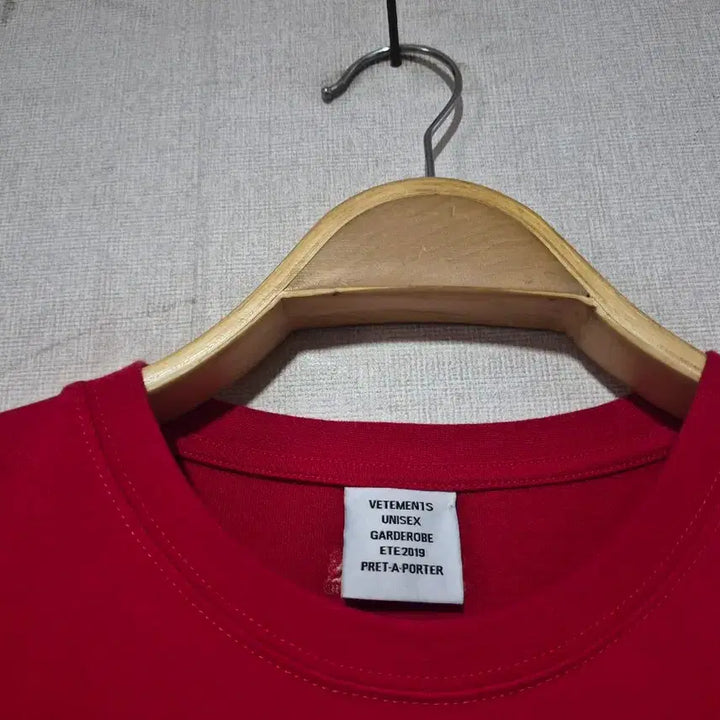 [BUNJANG] VETEMENTS Cartoon Logo T-shirt / 베트멍 레드 카툰 케릭터 로고( S)