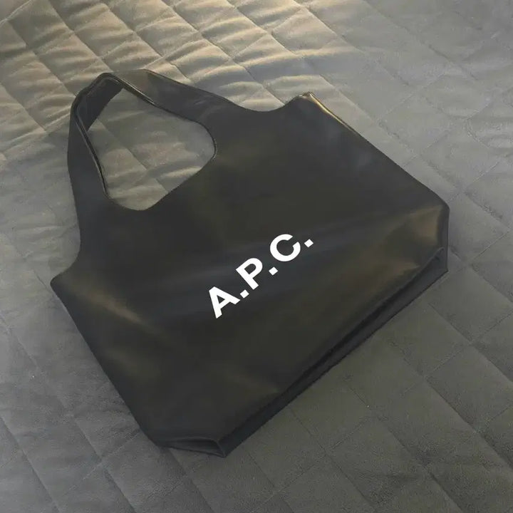 [SOLD OUT] 아페쎄 APC 니논 토트백 가방 블랙 라지