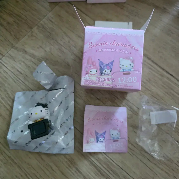 [BUNJANG] Sanrio Hello Kitty Heart Peekaboo Figure - Secret Kitty / 단순개봉) 산리오 하트 까꿍 피규어 히퍼 - 시크릿 키티