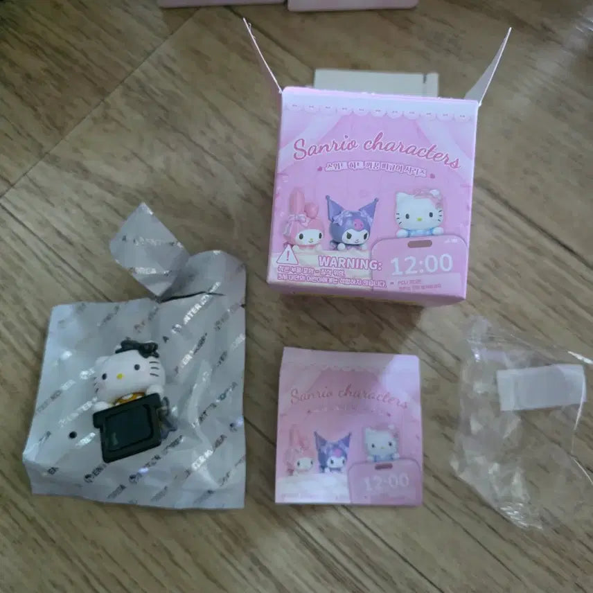[BUNJANG] Sanrio Hello Kitty Heart Peekaboo Figure - Secret Kitty / 단순개봉) 산리오 하트 까꿍 피규어 히퍼 - 시크릿 키티