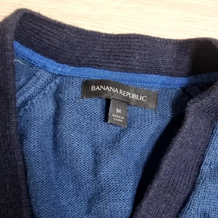 [BUNJANG] Banana Republic Number 78 Cardigan / 바나나리퍼블릭 블루 숫자78 가디건(100)