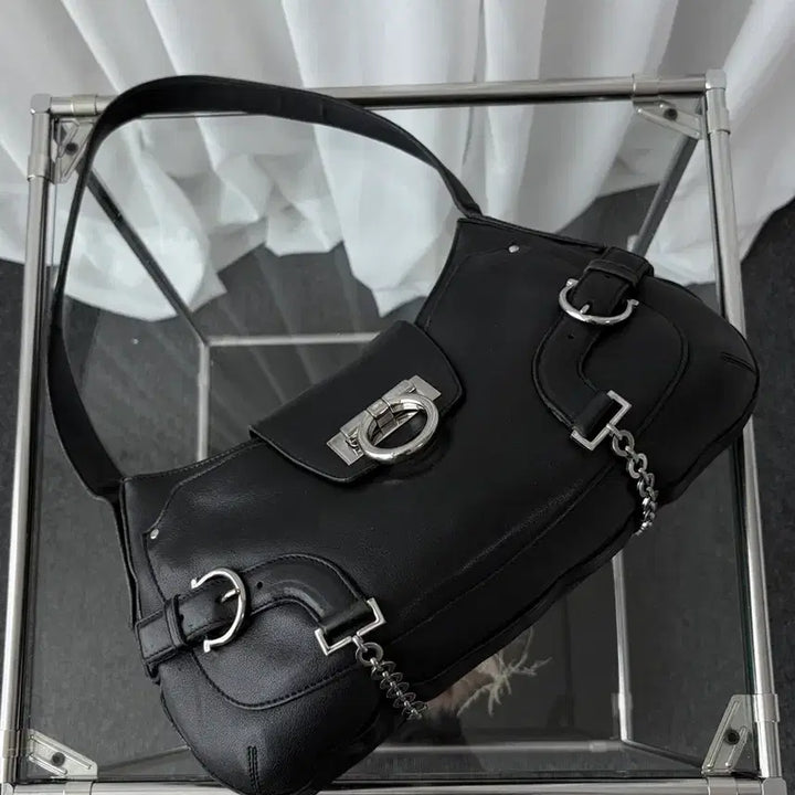 [BUNJANG] Ferragamo Gancini Chain Shoulder Bag / 페라가모 간치니 체인 숄더백