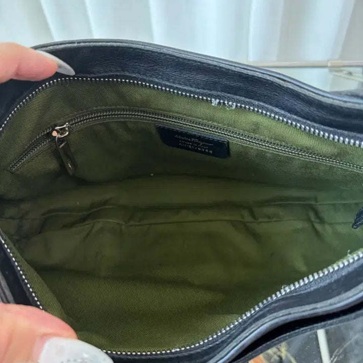 [BUNJANG] Ferragamo Gancini Chain Shoulder Bag / 페라가모 간치니 체인 숄더백