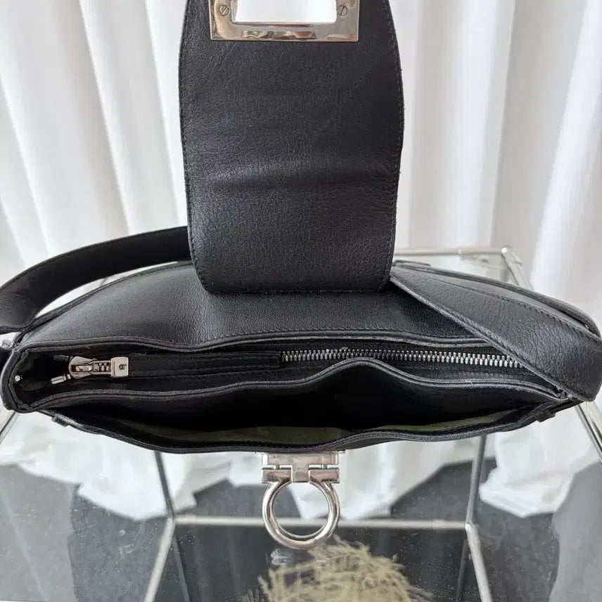 [BUNJANG] Ferragamo Gancini Chain Shoulder Bag / 페라가모 간치니 체인 숄더백