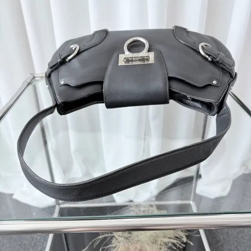 [BUNJANG] Ferragamo Gancini Chain Shoulder Bag / 페라가모 간치니 체인 숄더백