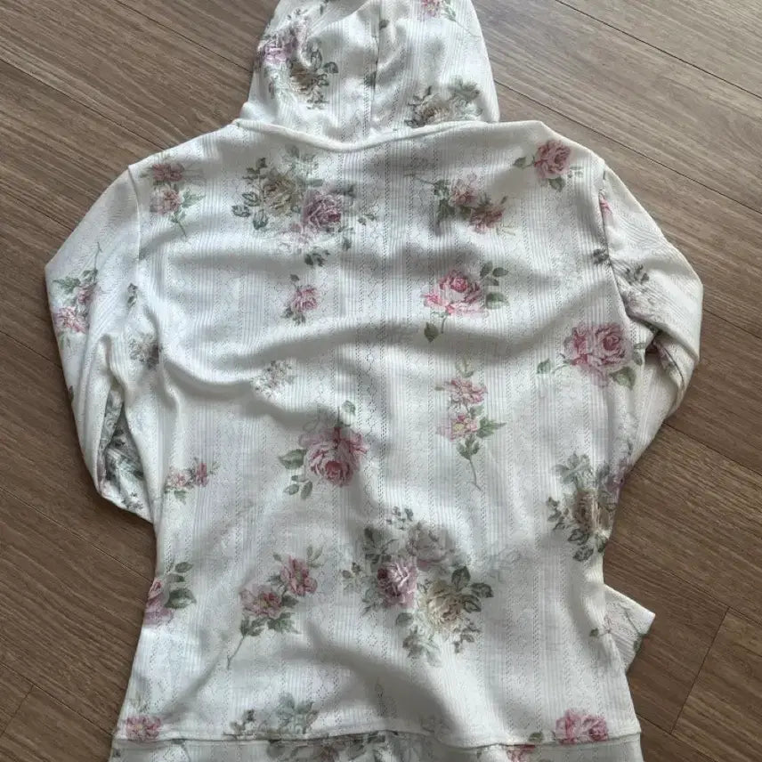 [BUNJANG] Akemi Floral Print Slim Fit Hoodie Zip-up / 아케미 Floral print slim fit 후드집업