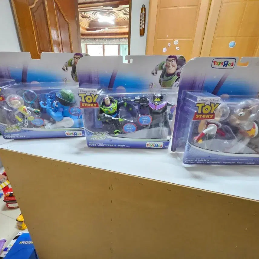 [BUNJANG] Toy Story Toys R Us Space Set Limited Edition / 토이스토리 토이저러스 우주세트 한정판