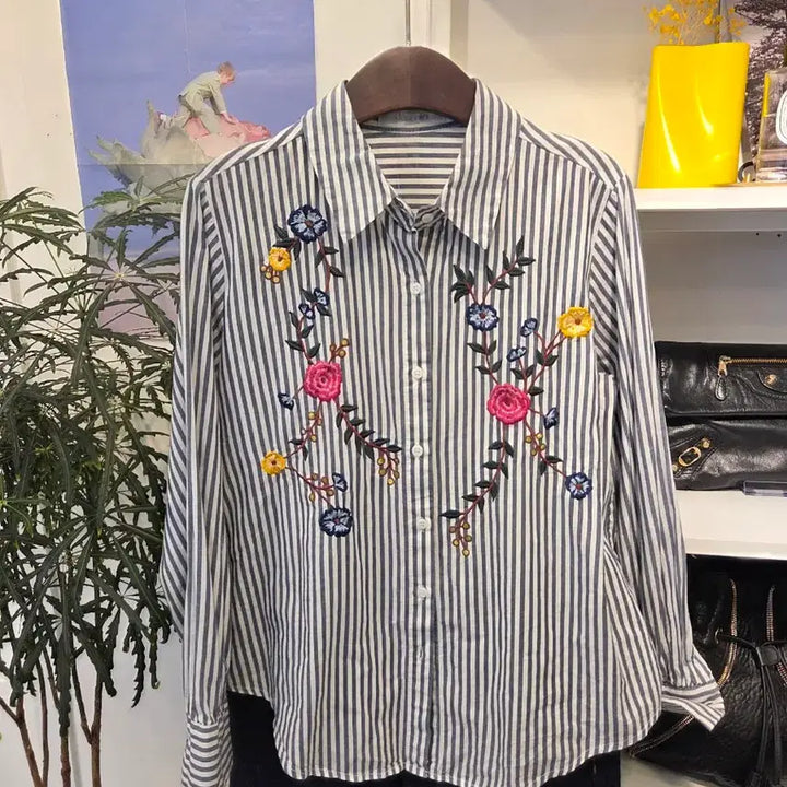 [BUNJANG] Jasmin Floral Embroidery Striped Shirt / Jasmin 꽃자수 스트라잎 줄무늬 셔츠