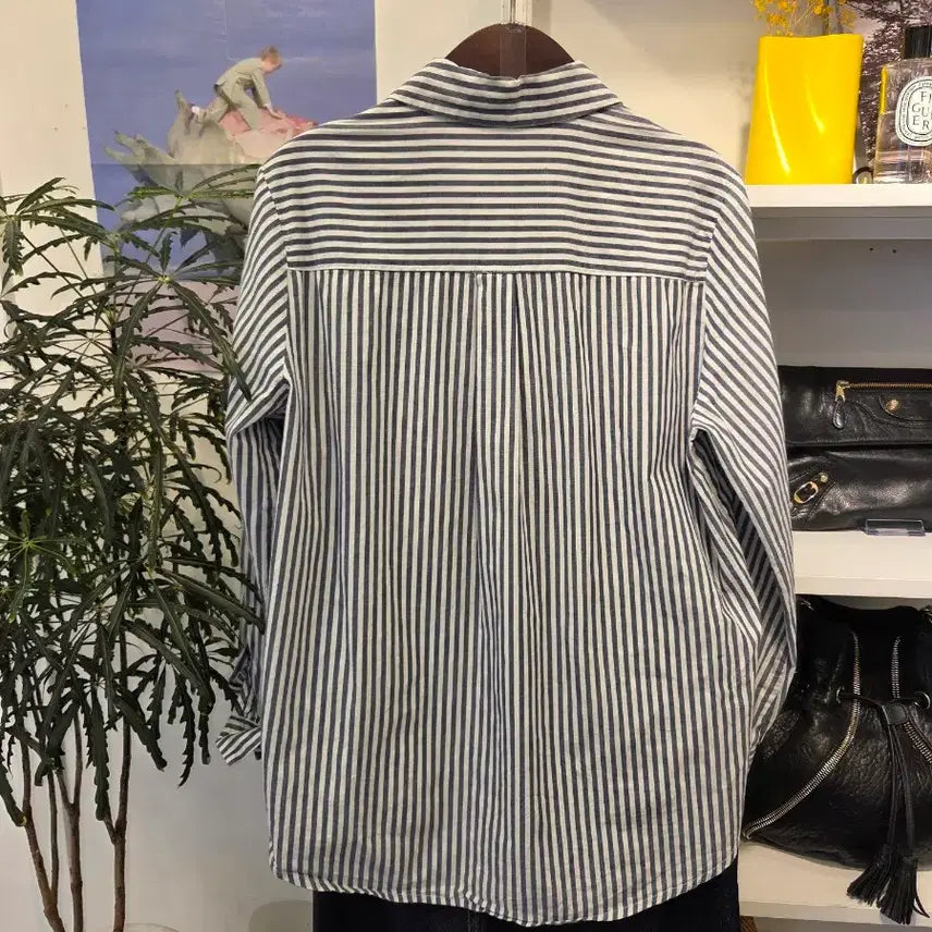 [BUNJANG] Jasmin Floral Embroidery Striped Shirt / Jasmin 꽃자수 스트라잎 줄무늬 셔츠