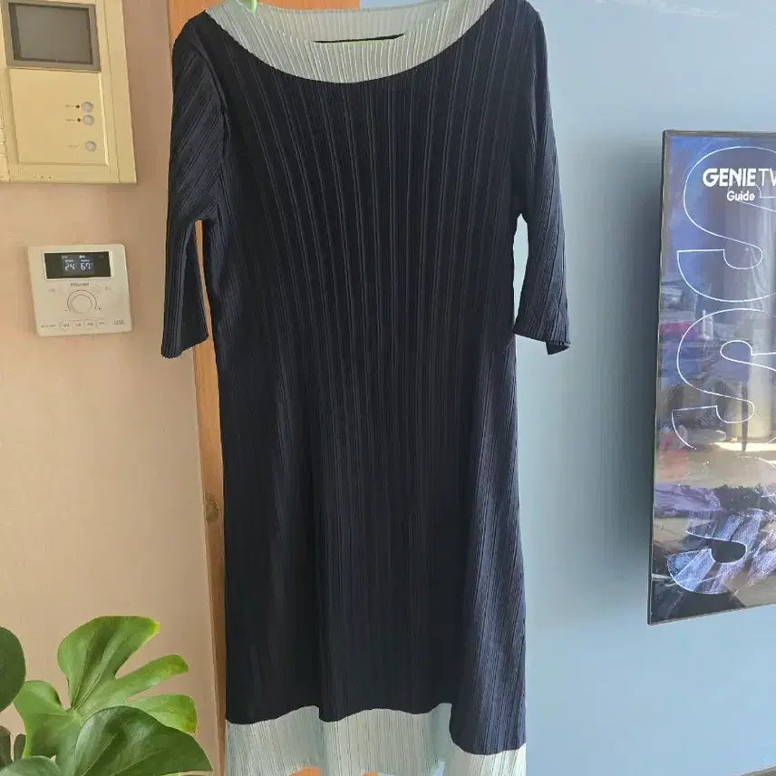[BUNJANG] Olivia Lauren Pleated Dress / 올리비아로렌 플리츠 원피스 90사이즈