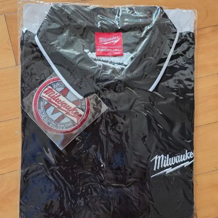 [BUNJANG] Milwaukee Logo T-shirt / 밀워키폴로반팔티 110