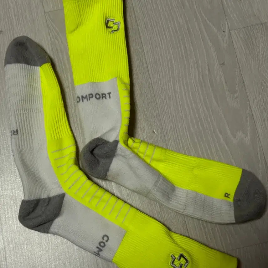 [BUNJANG] Outdoor Functional Running/Marathon Comfort Sport Socks / 아웃도어 기능성 양말 러닝 마라톤 컴포트 스포츠 양말 형광 250~270