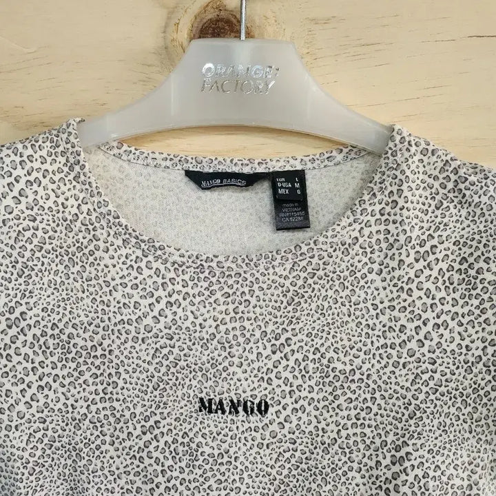 [BUNJANG] MANGO Leopard Print Short Sleeve T-shirt / 204) 망고 MANGO 호피패턴 반팔 티셔츠