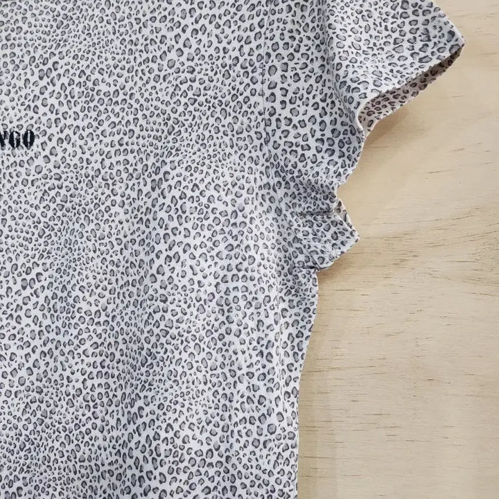 [BUNJANG] MANGO Leopard Print Short Sleeve T-shirt / 204) 망고 MANGO 호피패턴 반팔 티셔츠