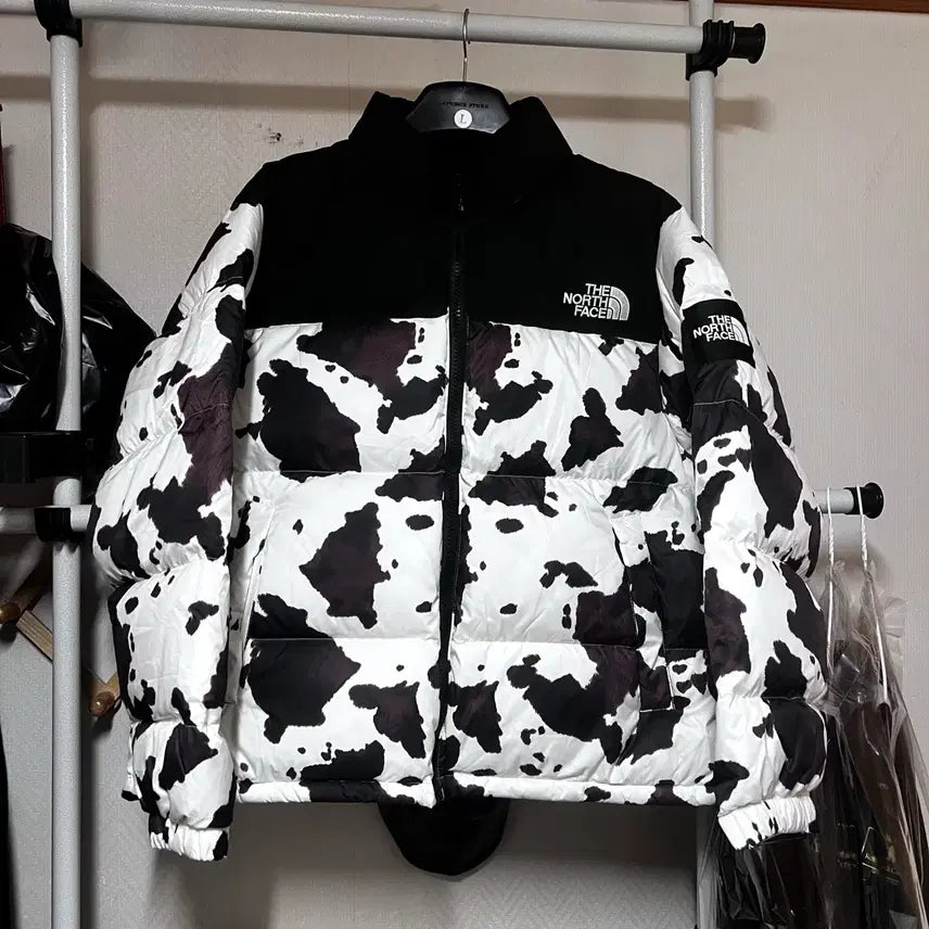 [SOLD OUT] [XL] 노스페이스 눕시 노벨티 다운 자켓 얼룩 슈프림맛