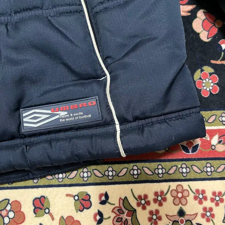 [BUNJANG] Umbro Old School Hooded Puffer Jacket XL / 엄브로 올드스쿨 후드 푸퍼 패딩 XL/100