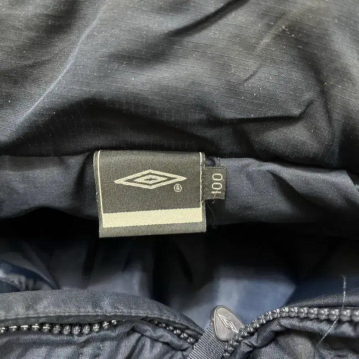 [BUNJANG] Umbro Old School Hooded Puffer Jacket XL / 엄브로 올드스쿨 후드 푸퍼 패딩 XL/100