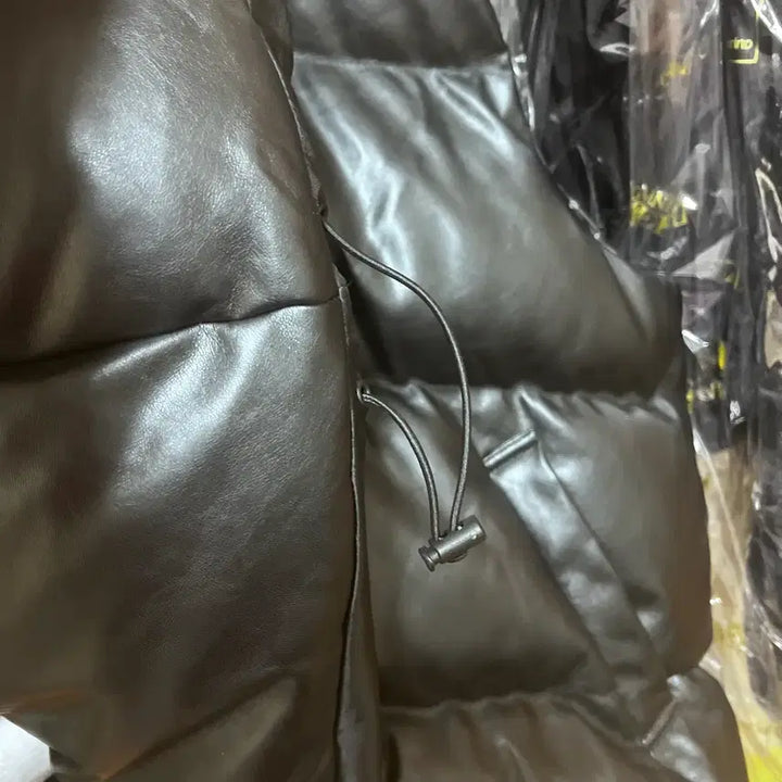 [SOLD OUT] LOWEL 오버핏 레더 패딩조끼